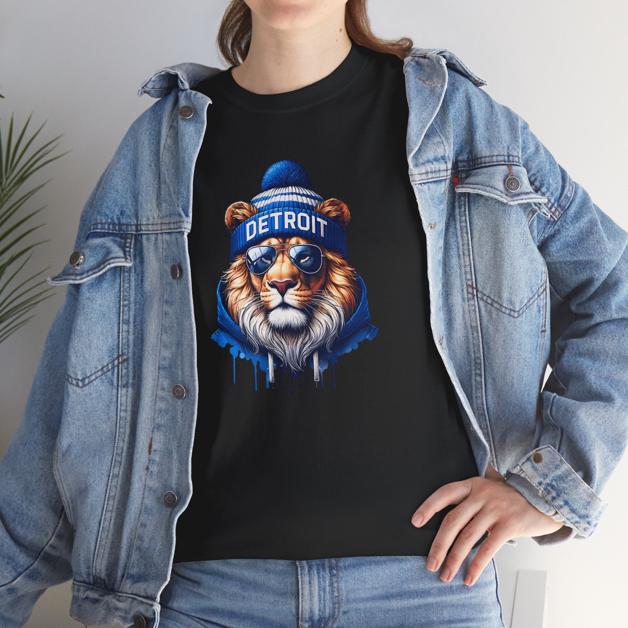 Lion Winter Basic T-Shirt - Unisex