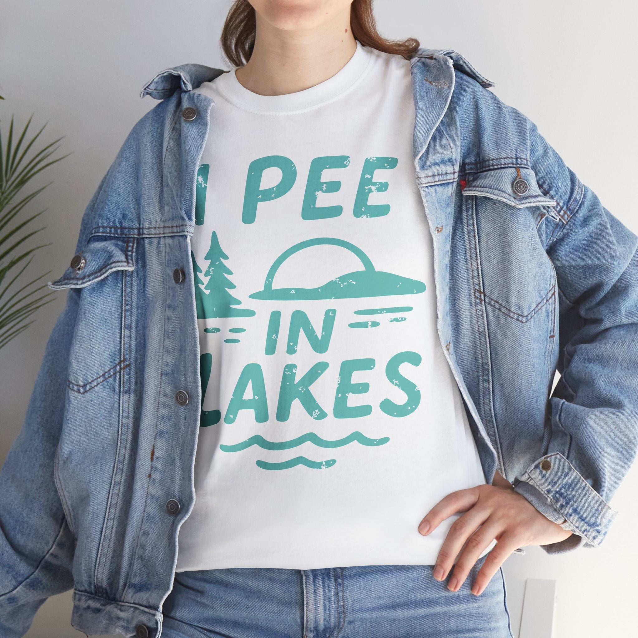 Basic T-Shirt - Unisex - I Pee In Lakes Retro