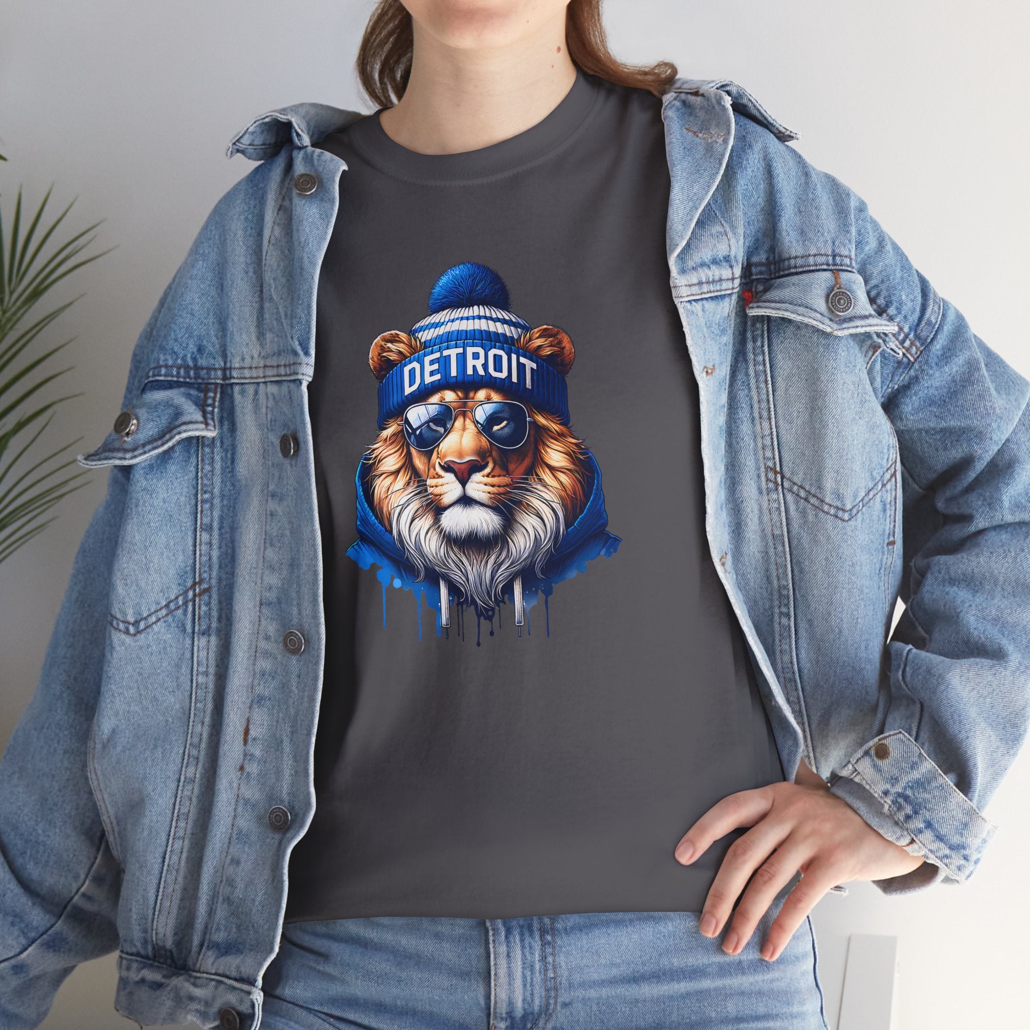 Lion Winter Basic T-Shirt - Unisex