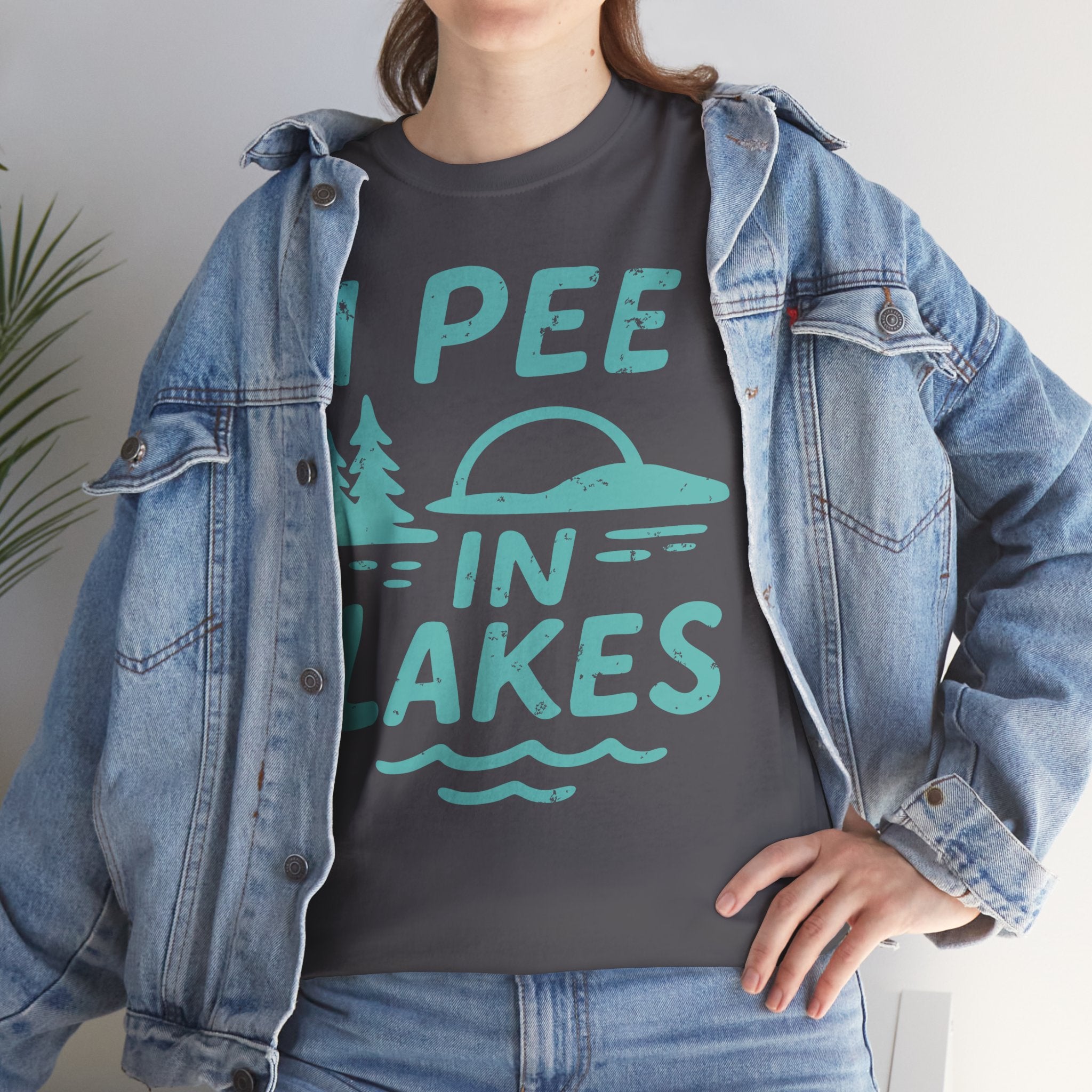 Basic T-Shirt - Unisex - I Pee In Lakes Retro