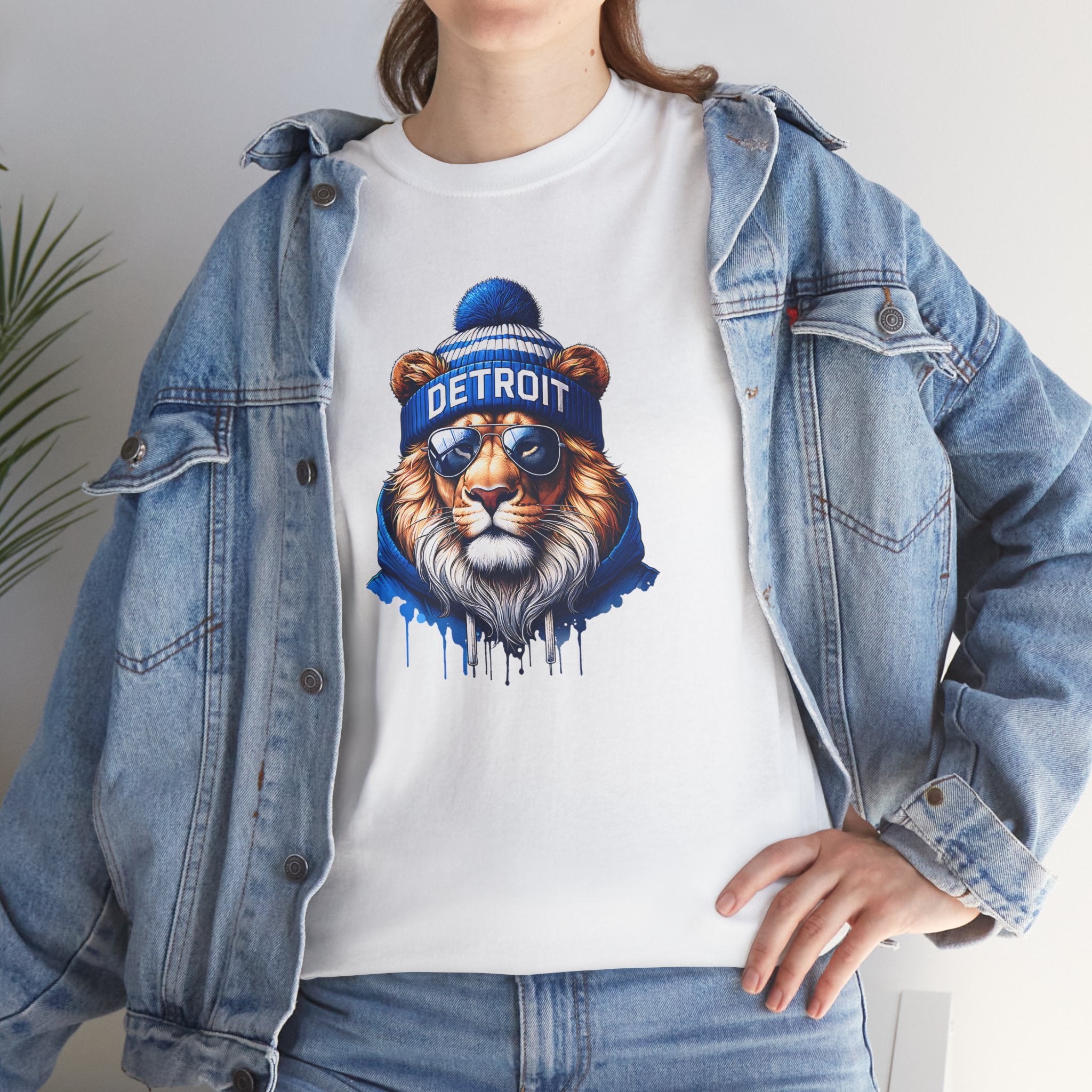 Lion Winter Basic T-Shirt - Unisex